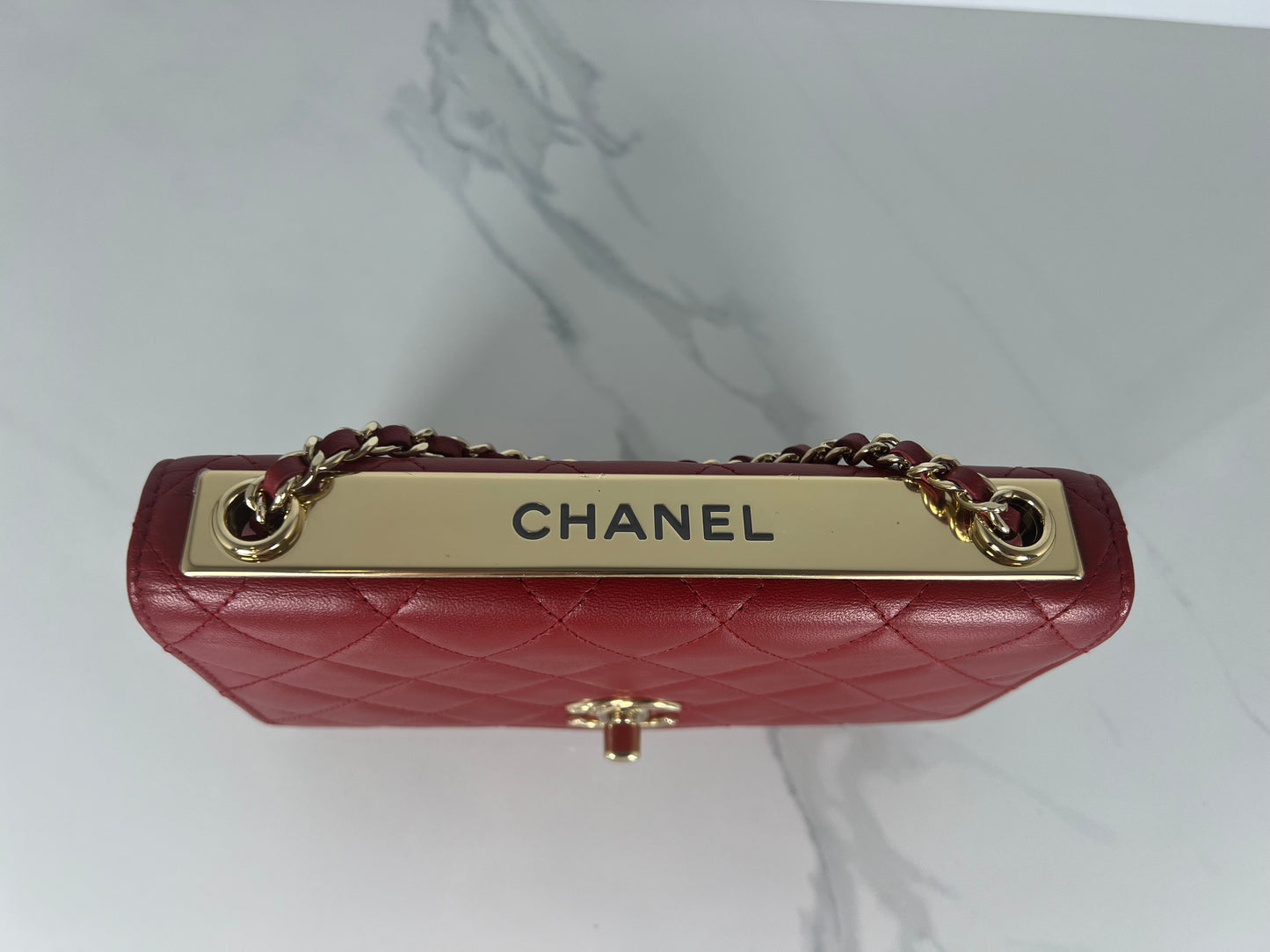 Red Trendy Wallet on Chain
