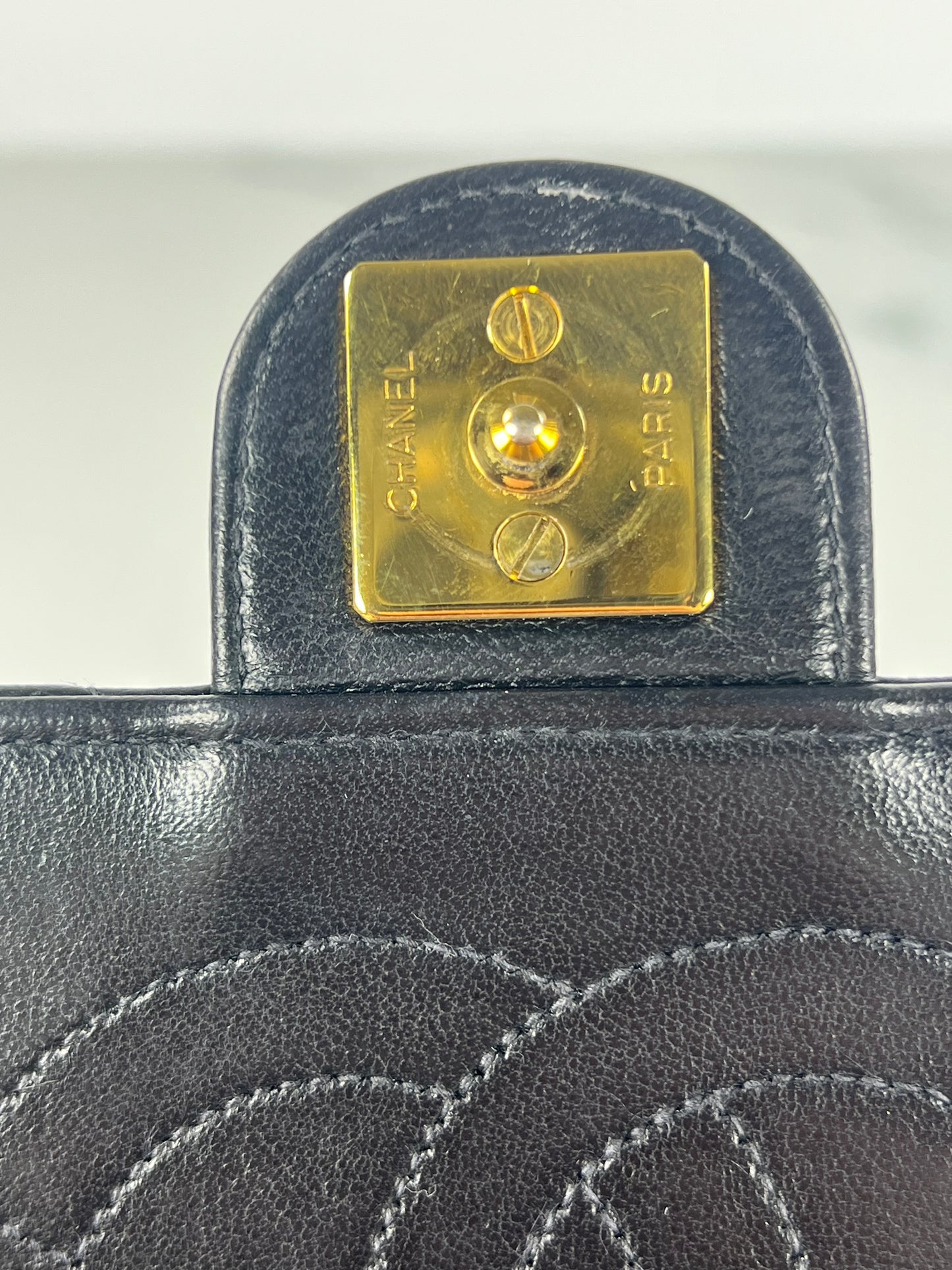 Vintage Classic Shoulder Bag with Pushlock