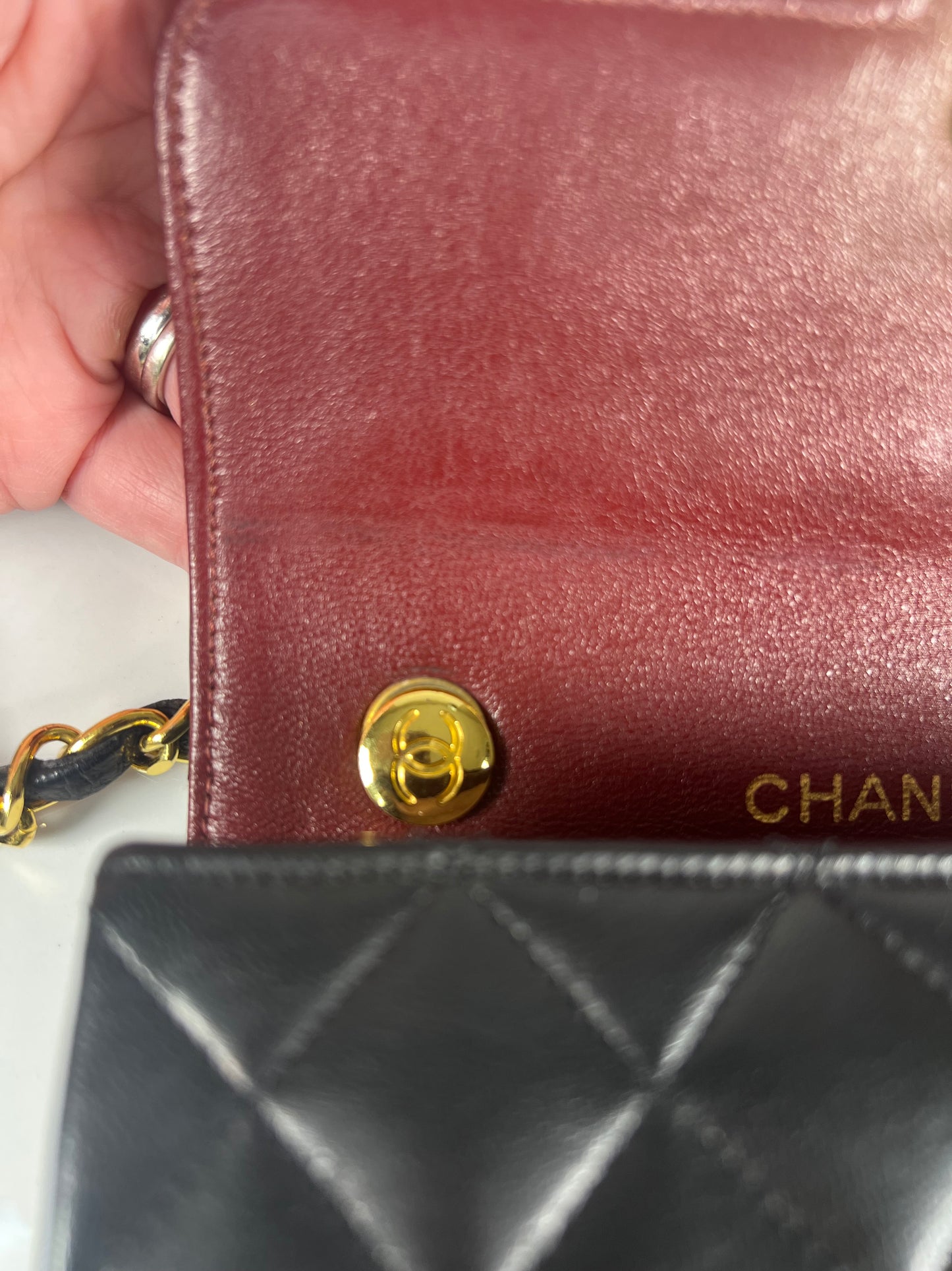 Mini Single Flap with Encircled Turnlock