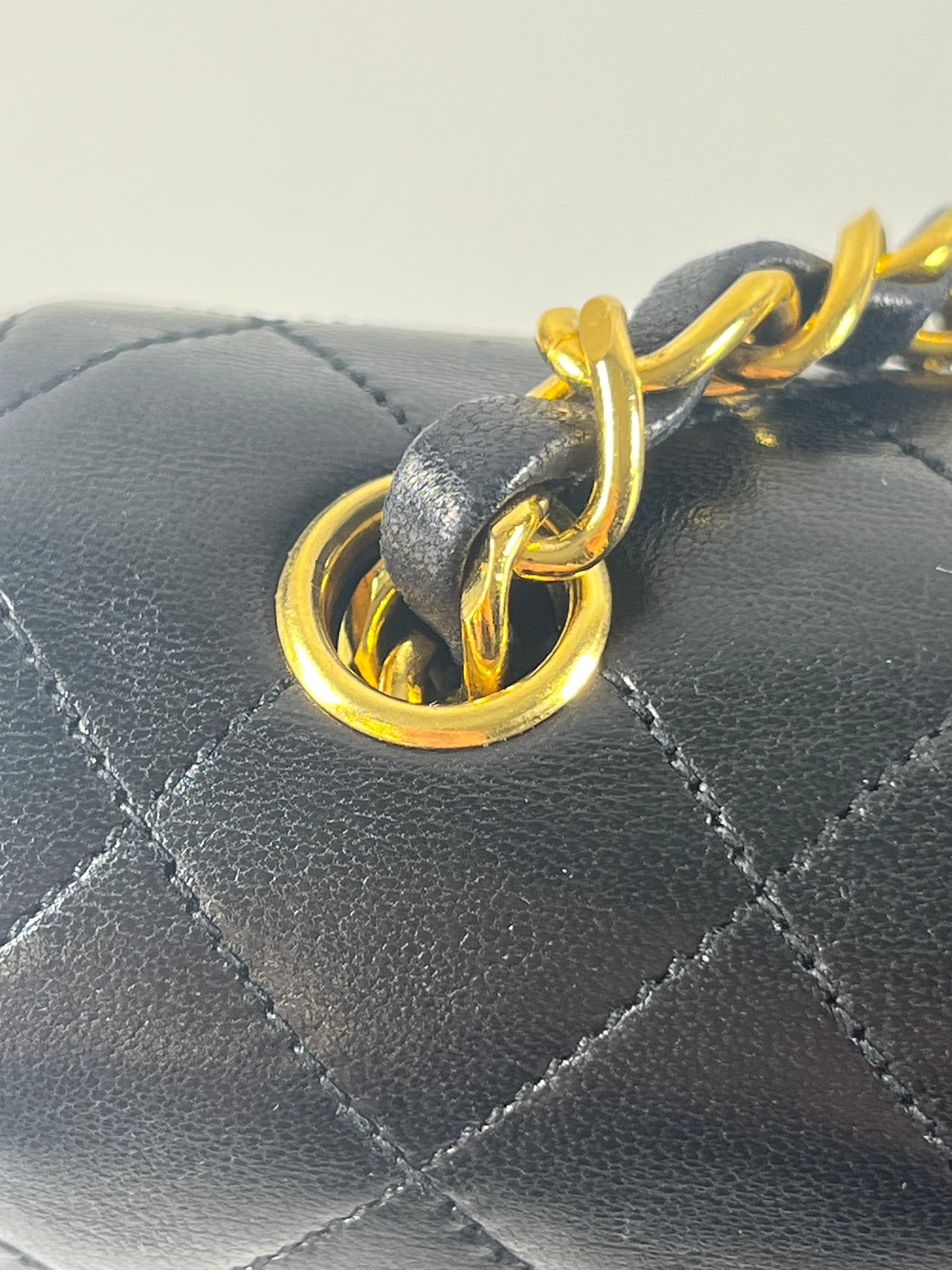 Mini Single Flap with Encircled Turnlock