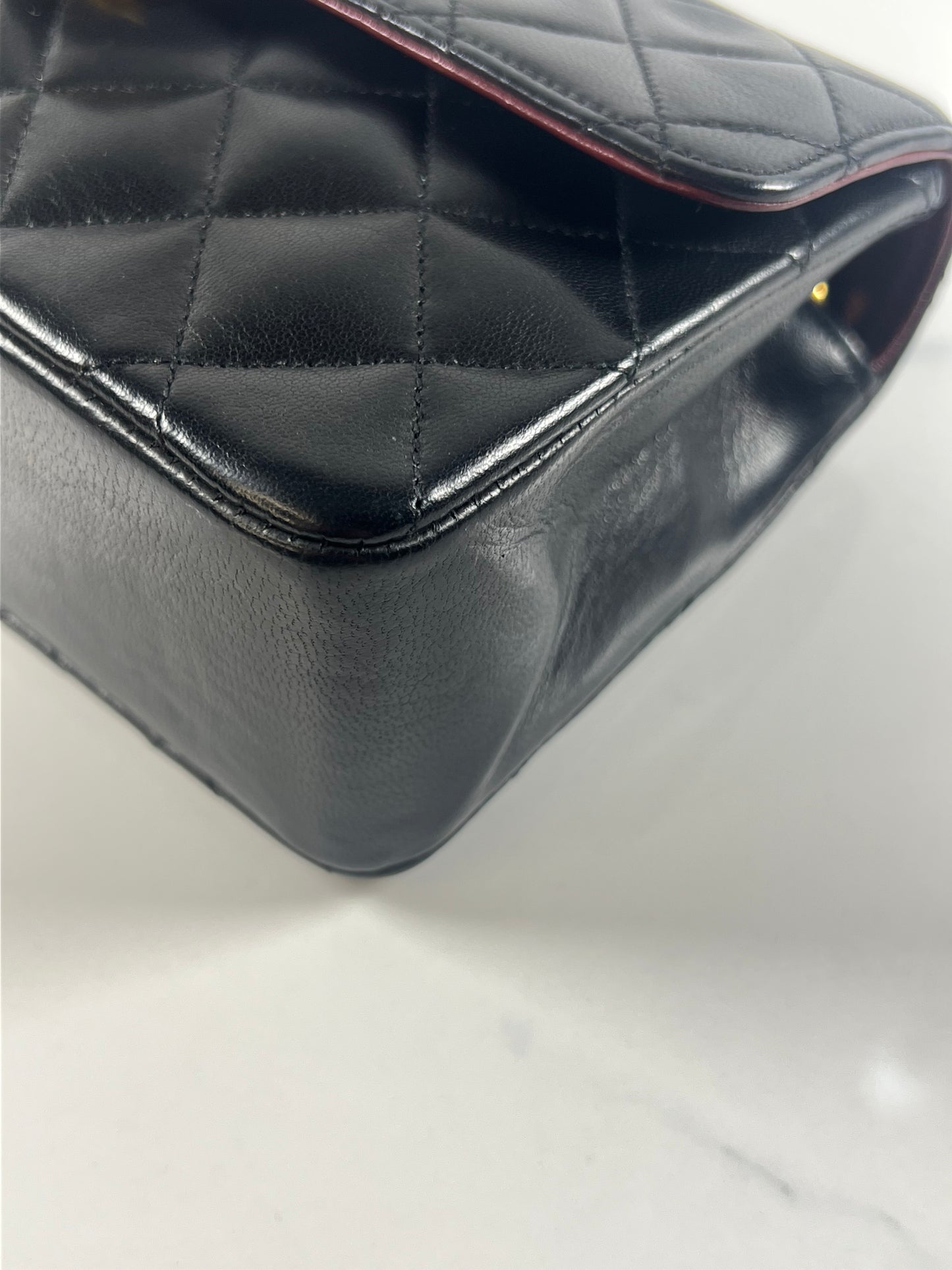 Mini Single Flap with Encircled Turnlock