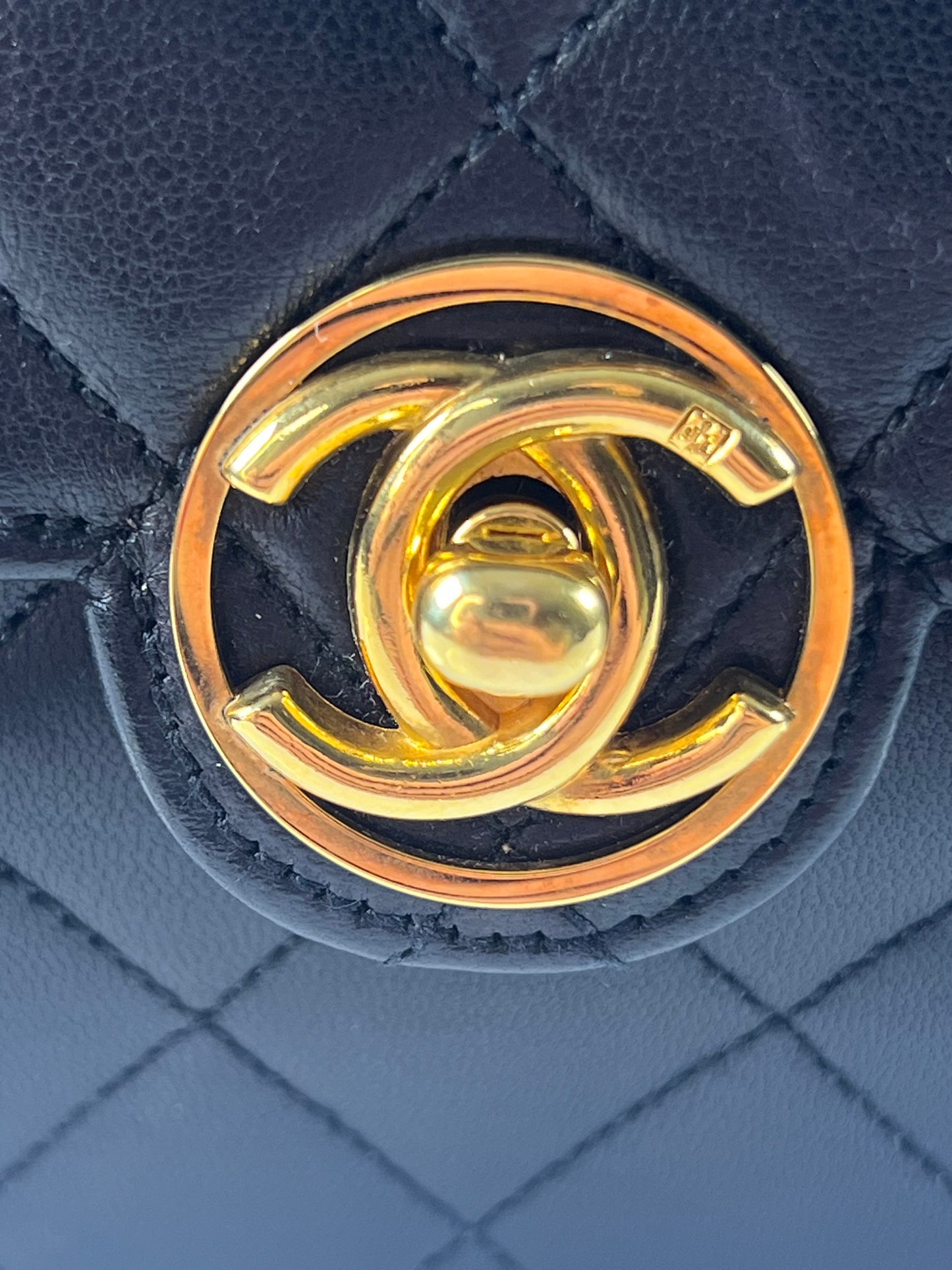 Mini Single Flap with Encircled Turnlock