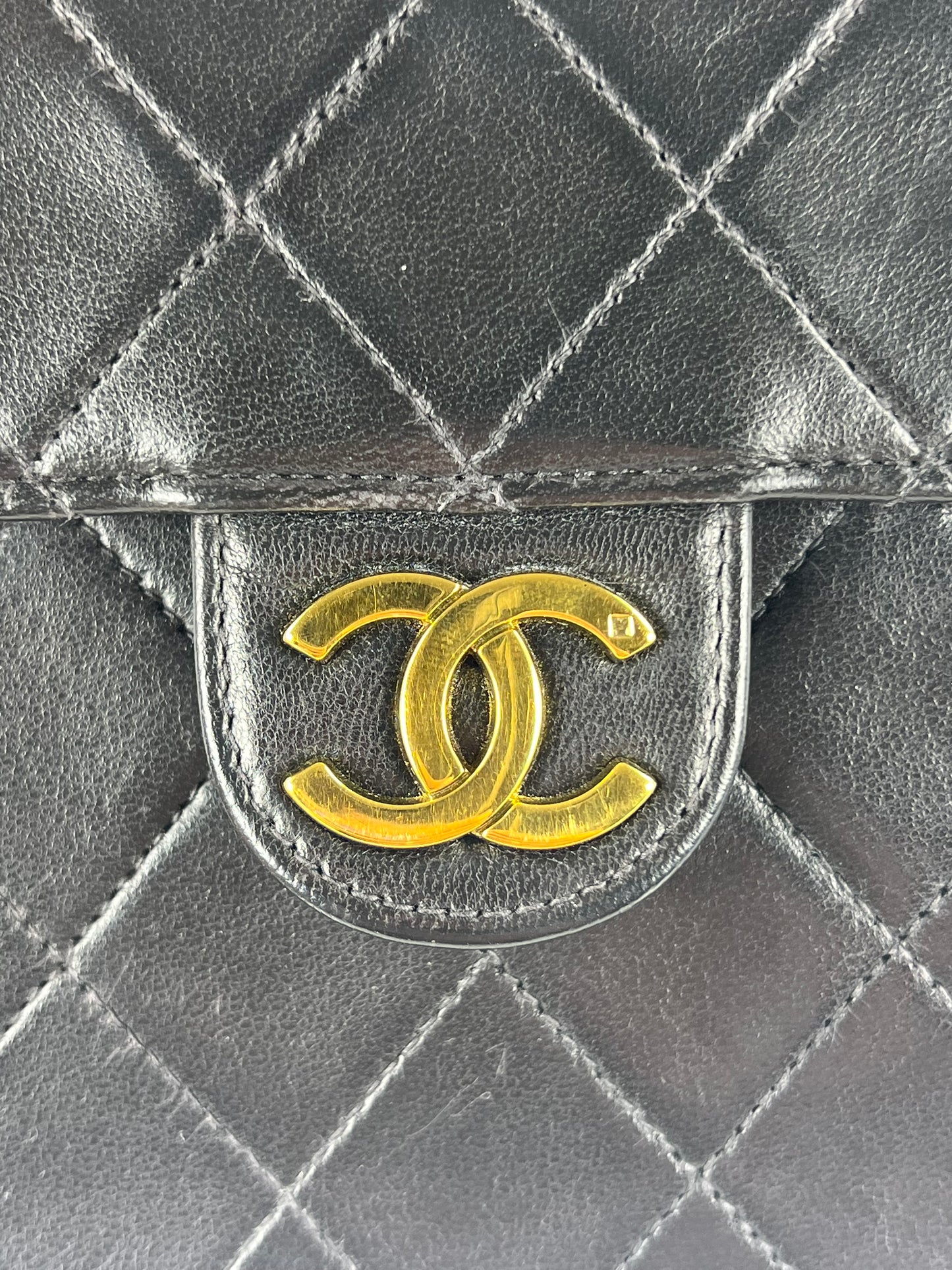 Vintage Classic Shoulder Bag with Pushlock