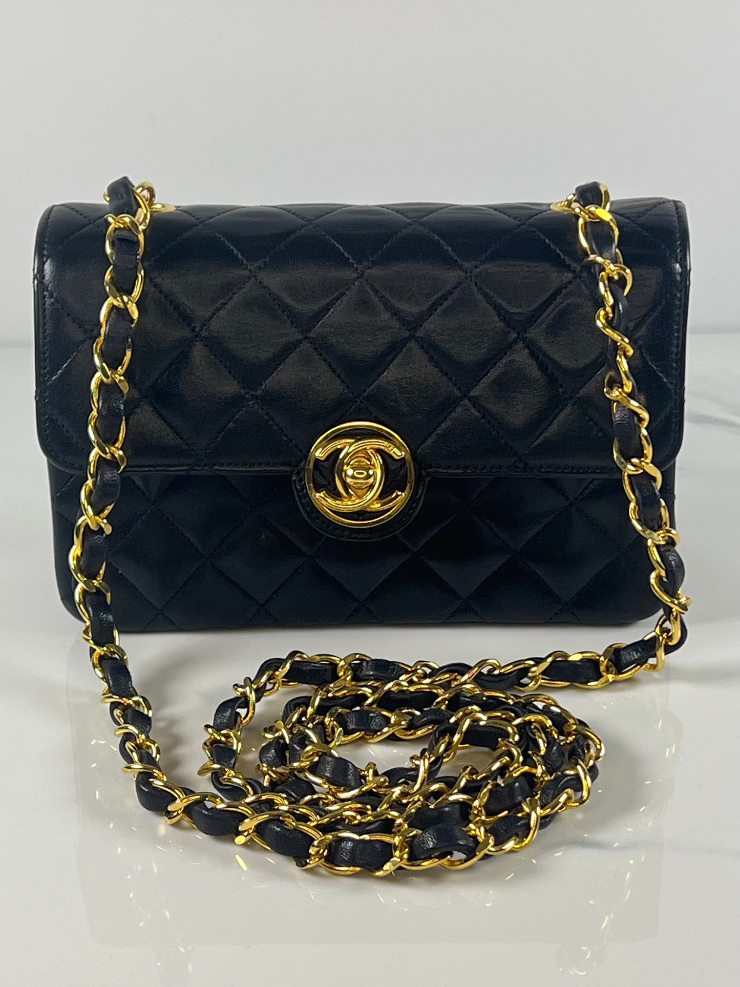 Mini Single Flap with Encircled Turnlock