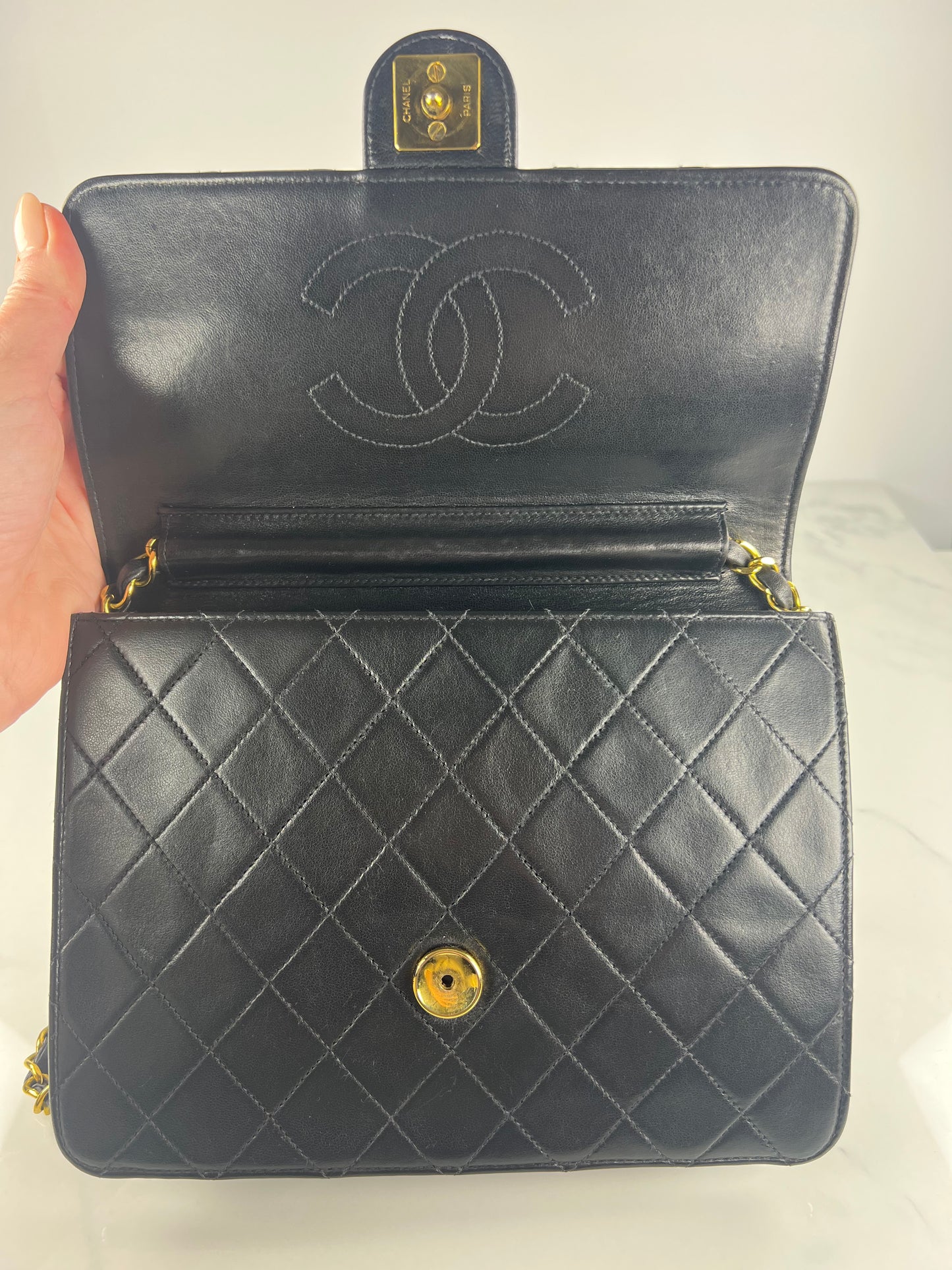 Vintage Classic Shoulder Bag with Pushlock