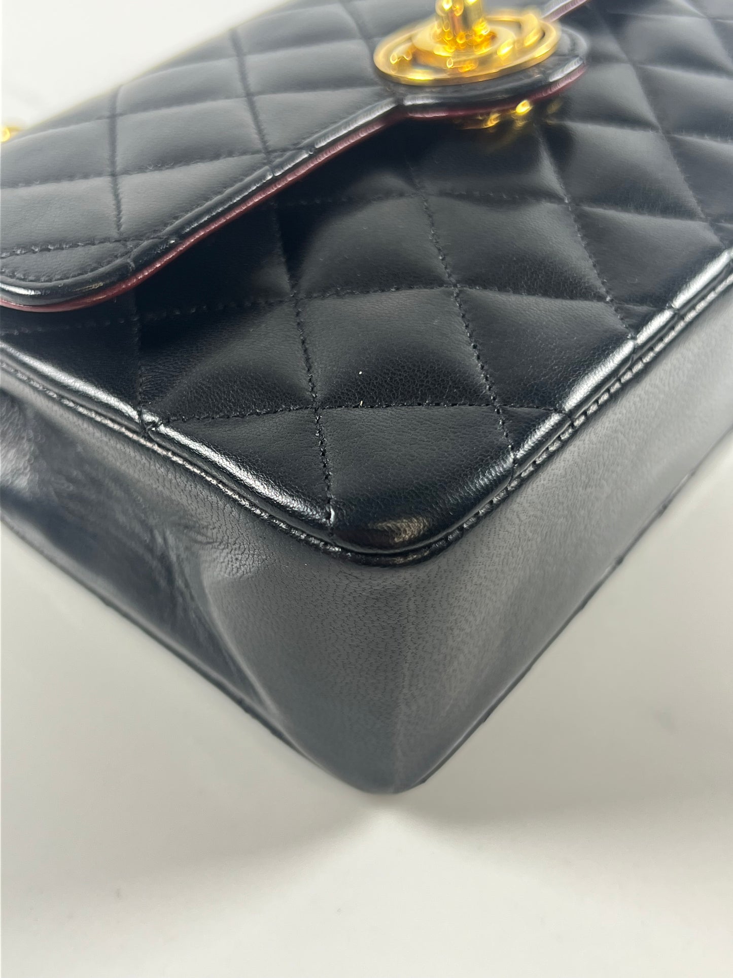 Mini Single Flap with Encircled Turnlock