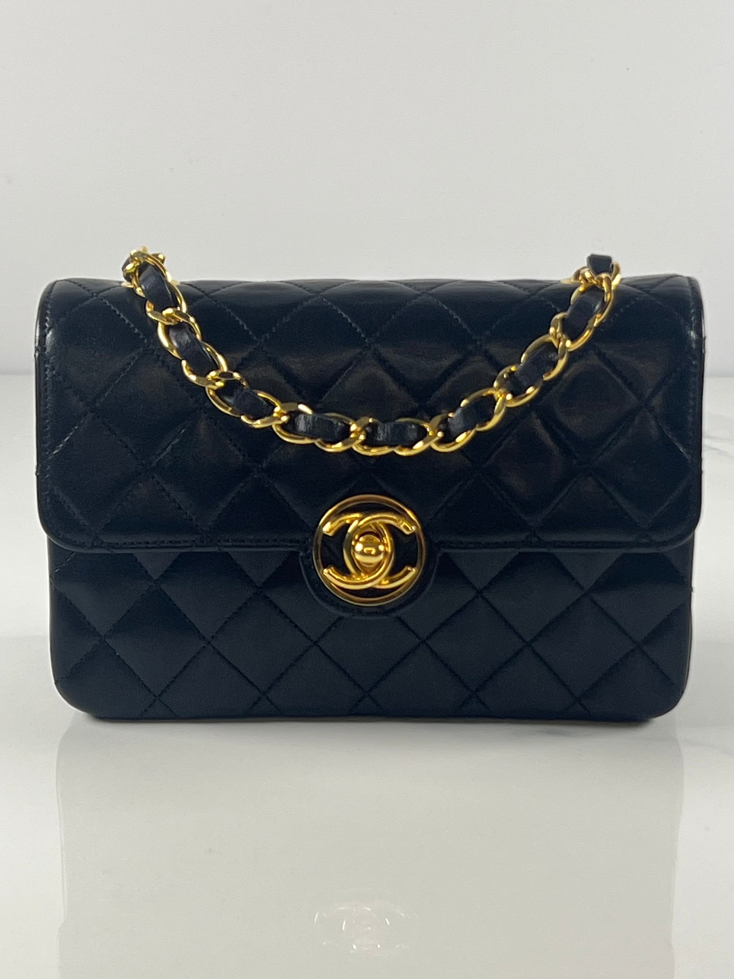 Mini Single Flap with Encircled Turnlock