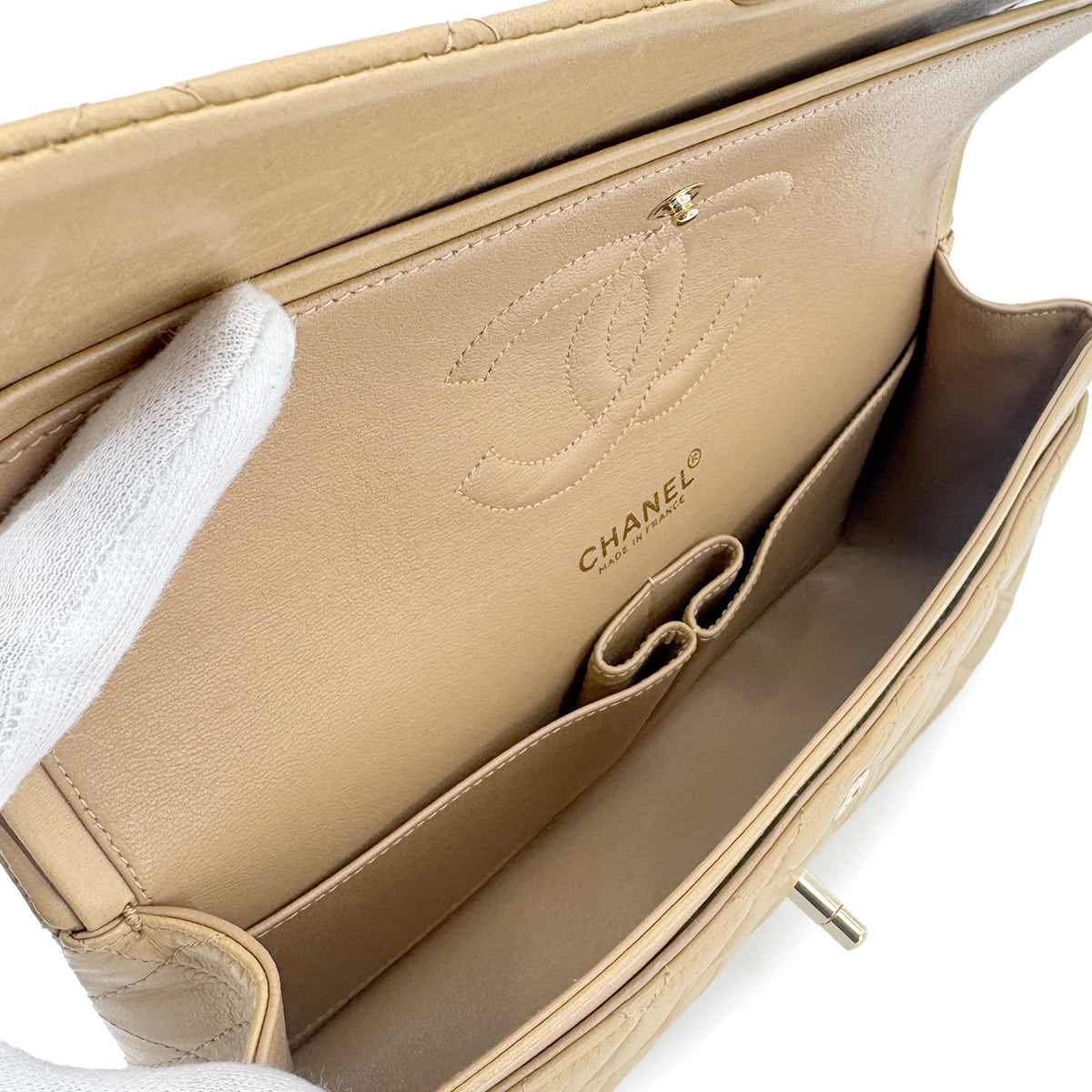 Vintage Beige Medium Classic Flap