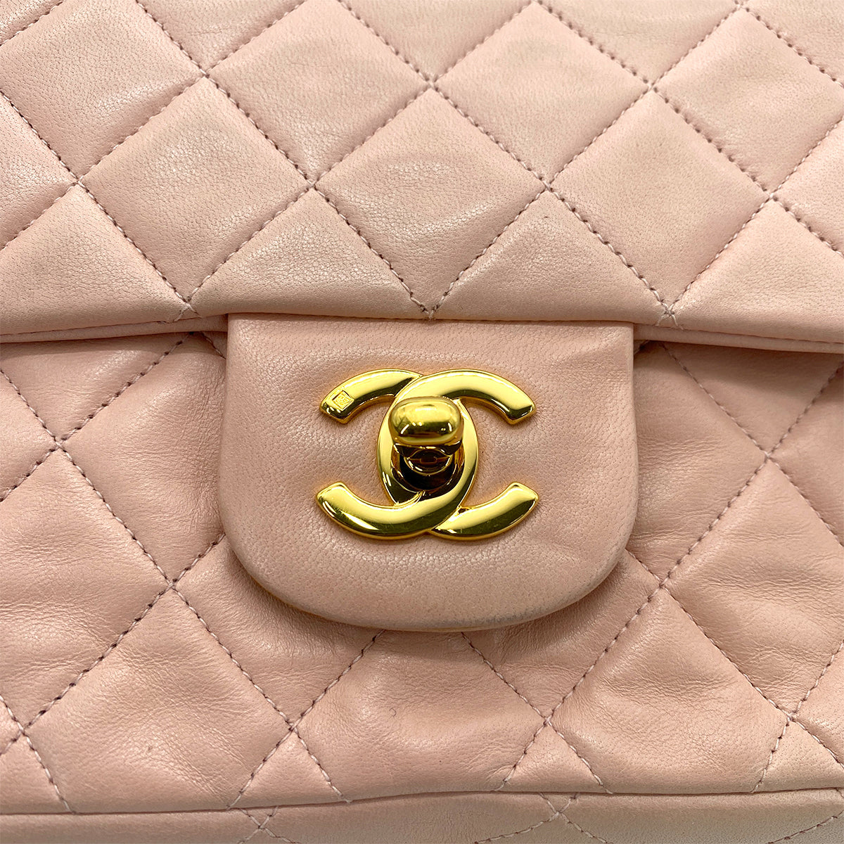 Vintage Medium Classic Flap - Pink Lambskin