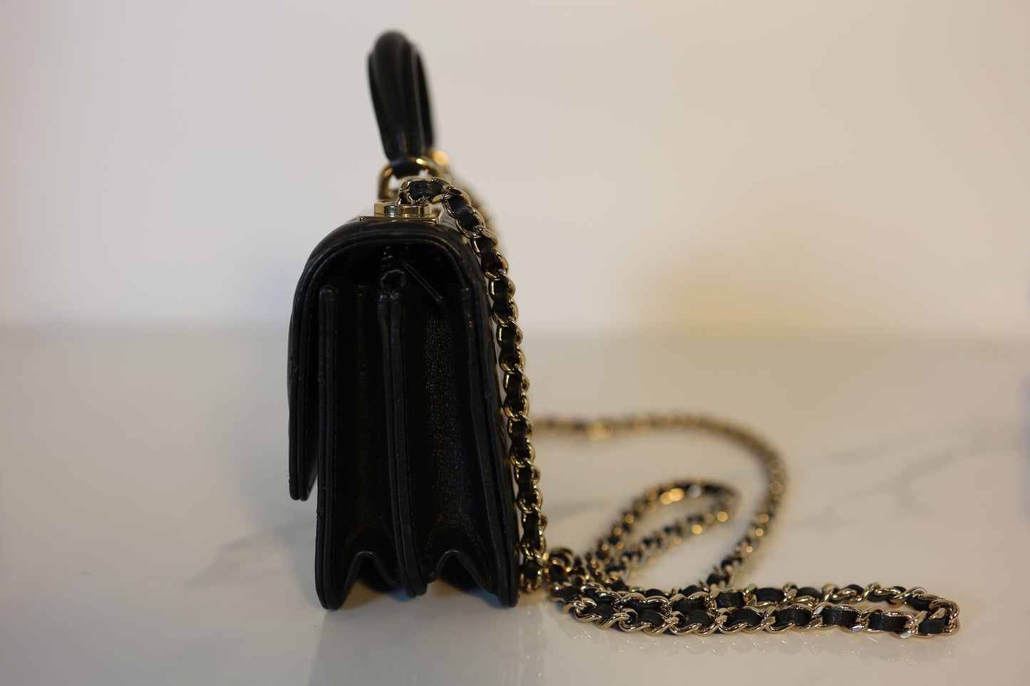 Trendy Phone Holder on Chain