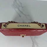 Red Trendy Wallet on Chain