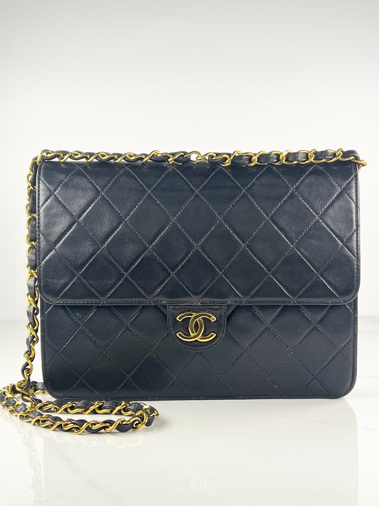Vintage Classic Shoulder Bag with Pushlock