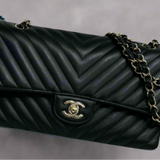 Black Medium Caviar Classic in Chevron