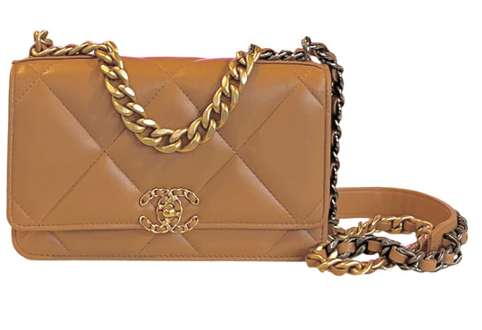 Chanel 19 Wallet on Chain