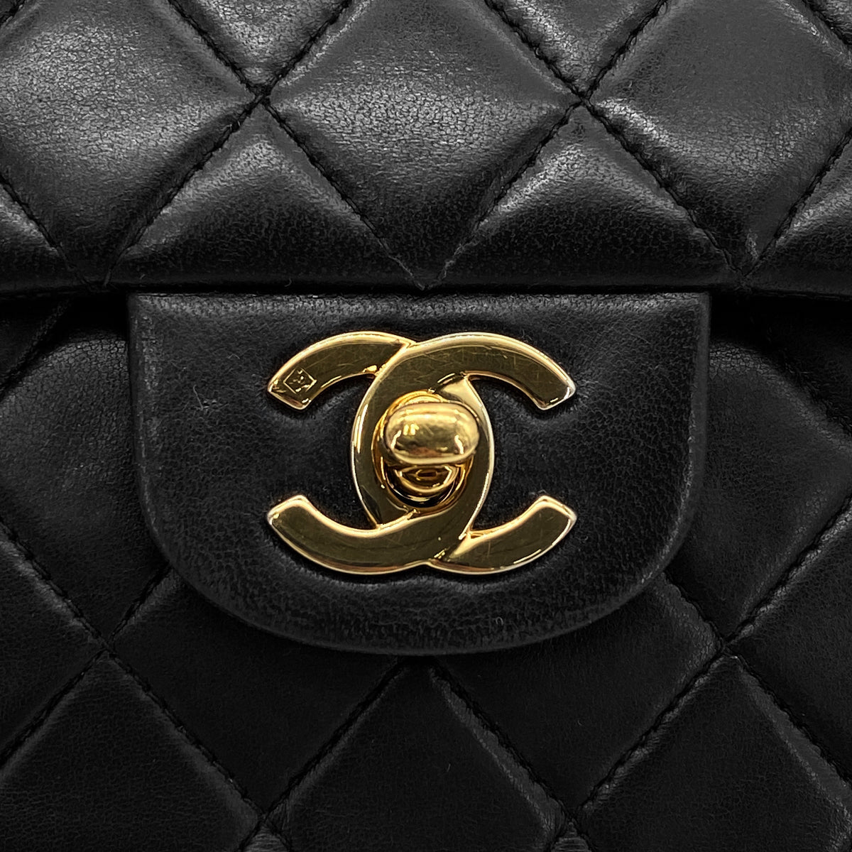 Vintage Medium Classic Flap - Black Lambskin (pre-order)