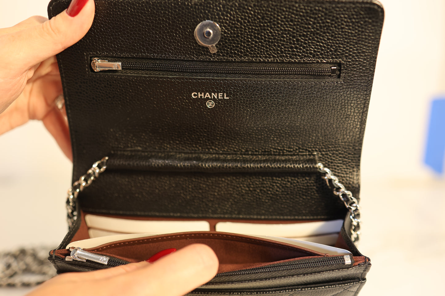 Black Caviar Wallet on Chain