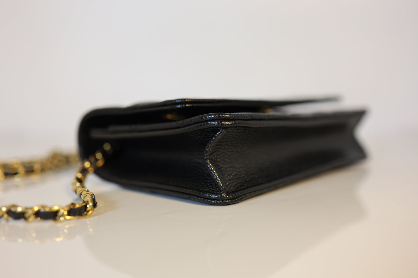 Black Caviar Wallet on Chain